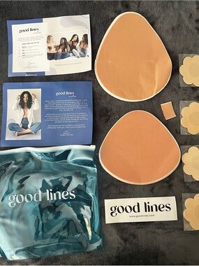 Good Lines boob tape kit in color champagne.